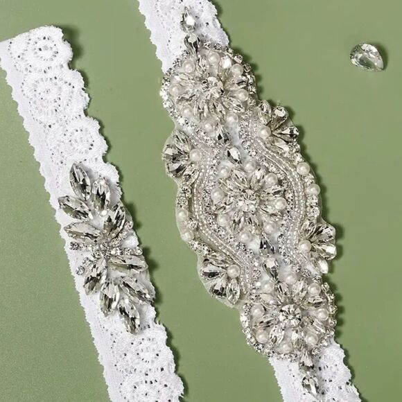 LACE Faux Pearl and Rhinestone Garter Belt Set. NEW - Picture 2 of 4